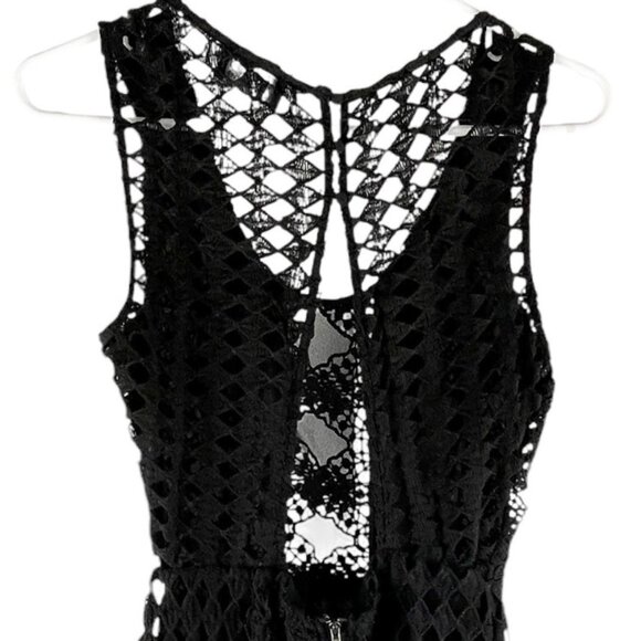 ASTR Mini Sheath Dress Black Cutout Floral Lace Crochet Scalloped Hem Size Small - Picture 3 of 11